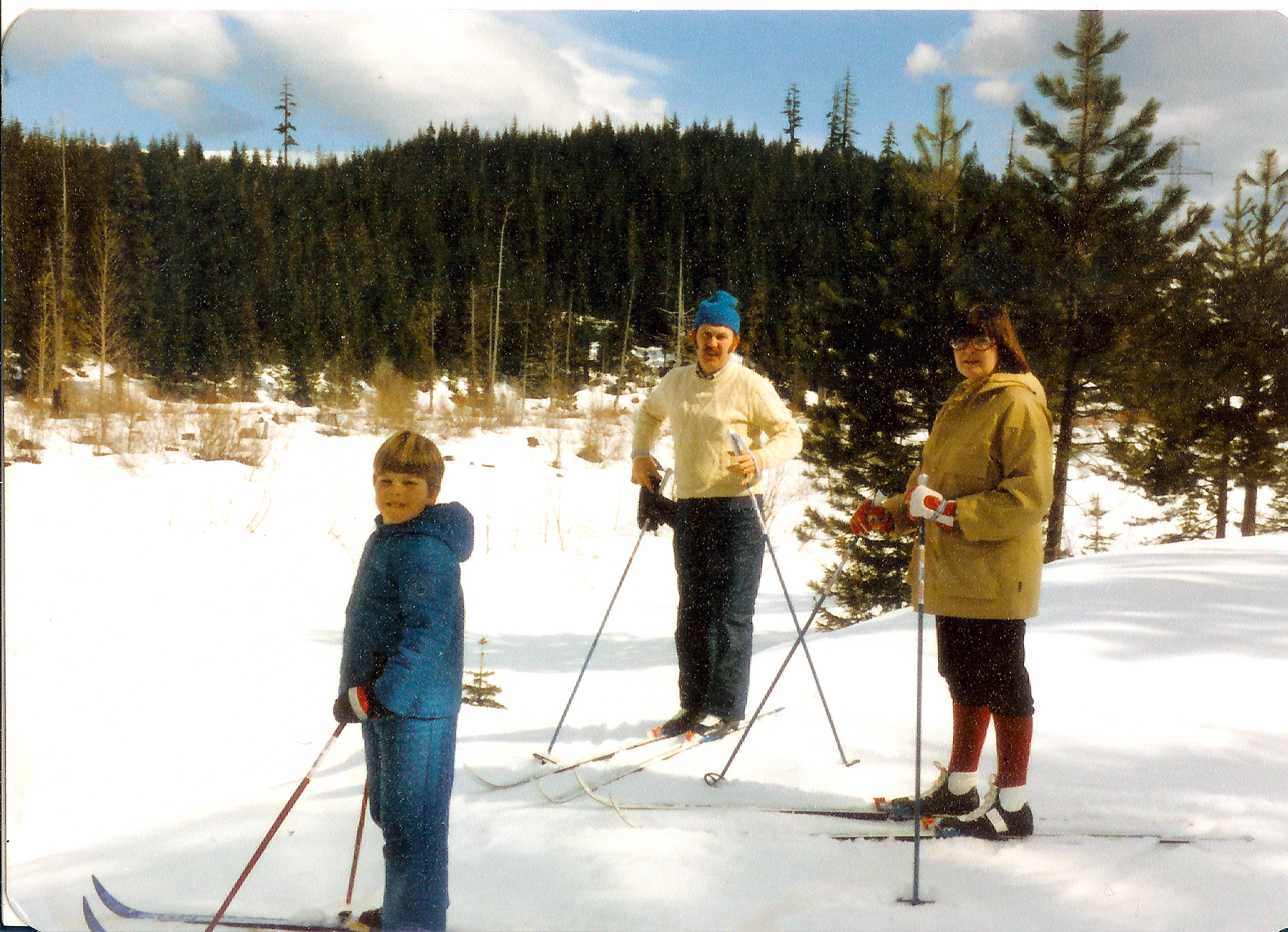 Paul-Mom-Dad-XC-Ski.jpg